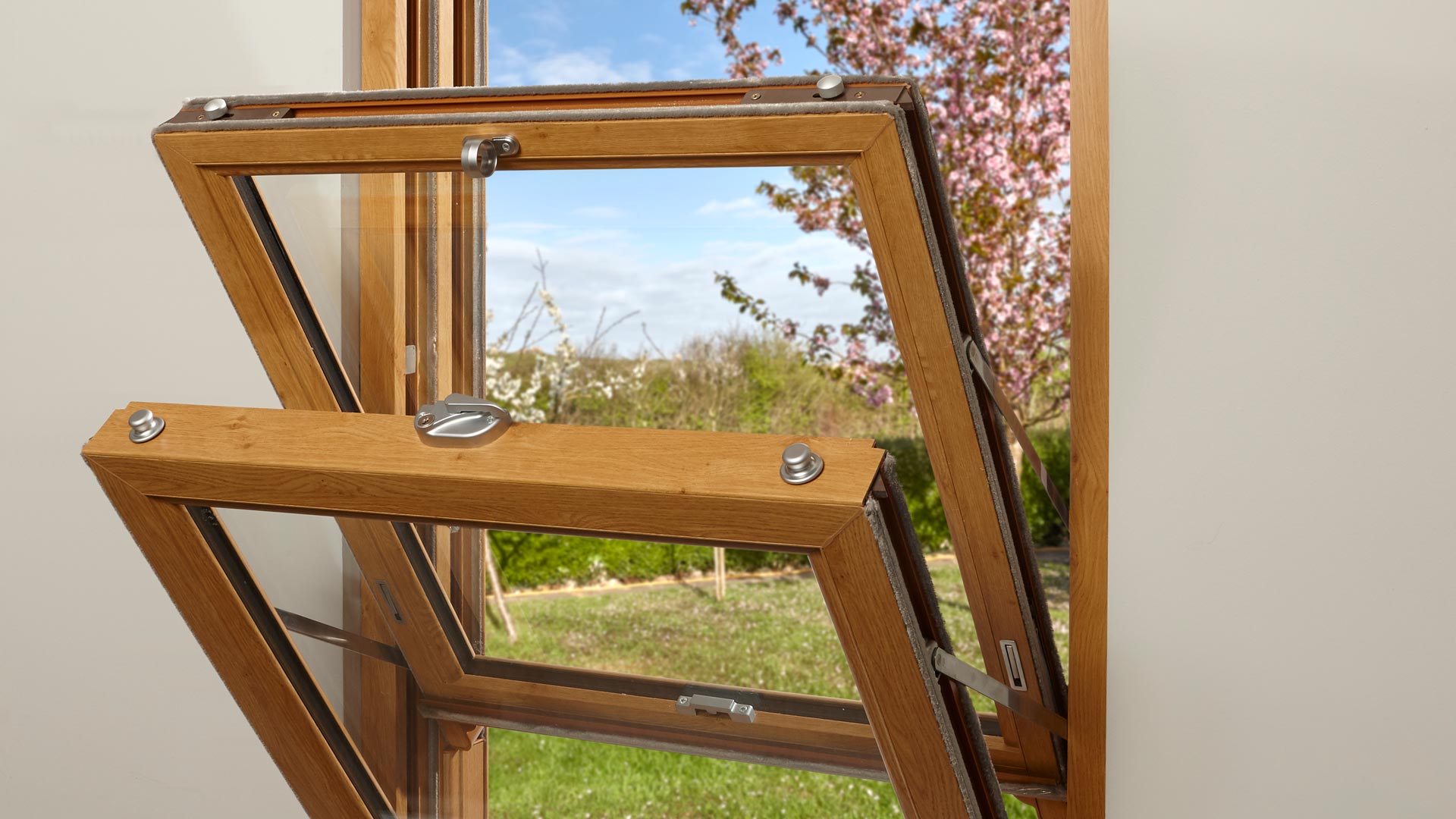 Extreme Fully Reversible Windows